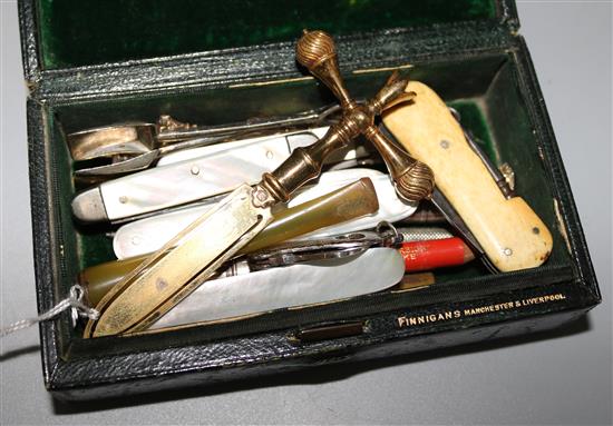 Nine assorted propelling/cased pencils including gold and silver, two silver fruit knives and eight other items.